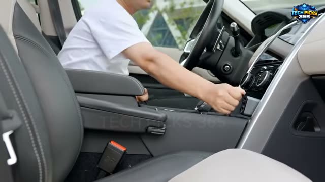 LISEN Retractable Car Charger: