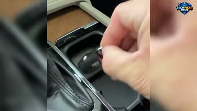MRGLAS 90W USB C Fast Charging Car Charger: