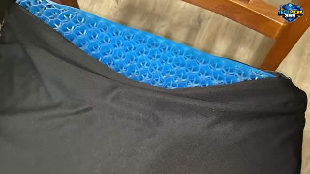 Gel Seat Cushion: